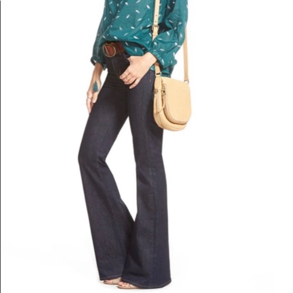Madewell Flea Market Flare Jeans (Kenner wash)